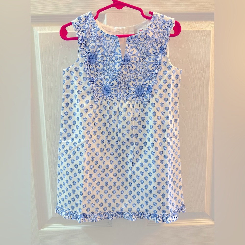 Vineyard Vines size 4T girls shift dress. Blue floral
